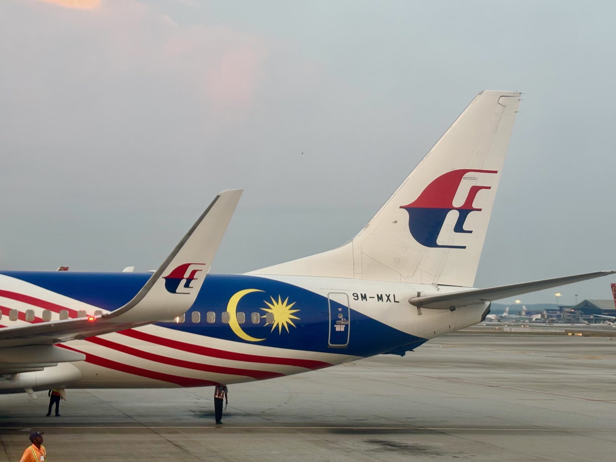 ONEWORLD SIMPLIFIES... JW MH737 10 SEP 2026 Picture Credit MG