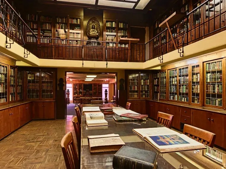 Philosophical Research Society Library.jpg 24-04 c-Discover LA