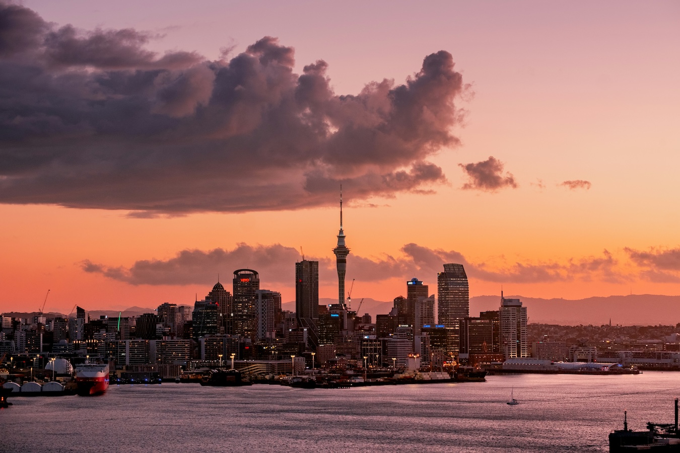 Auckland Skyline Photo credit Aaron Birch via Unsplash