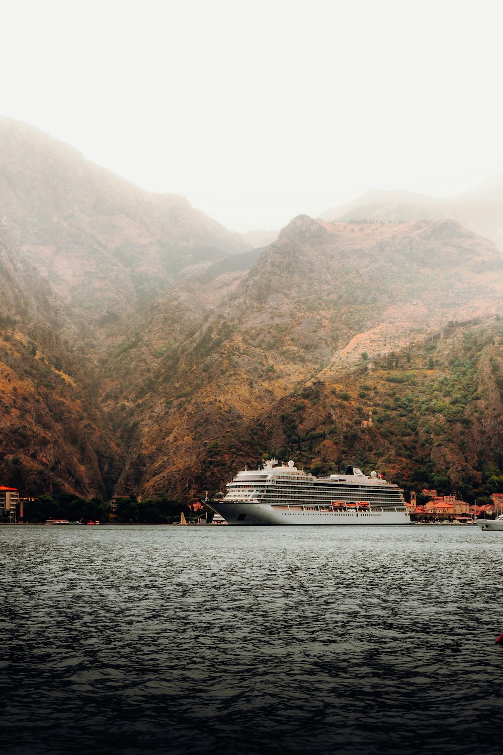 Cruising photo credit Daniel J. Schwarz via Unsplash