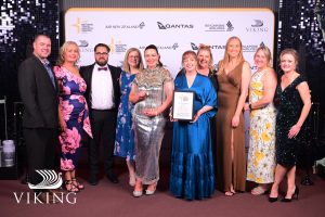 Pictured: xtravel’s Billy Ballantine, Laura Todd, with Expedia TAAP’s Chris Ellis and xtravel’s Georgie Olive, Tori Keating, Niki Davies, Emma Malcolm, Becky Hensman, Sophie Kennnedy and Becs O’Neale.